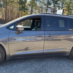 CHRYSLER PACIFICA TOURING L - 4