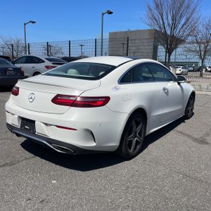 MERCEDES-BENZ E-CLASS - 8