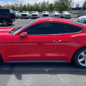 FORD MUSTANG V6 - 4