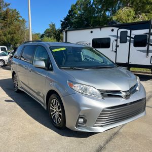 2020 Toyota SIENNA XLE 8-PASSENGER 照片 12