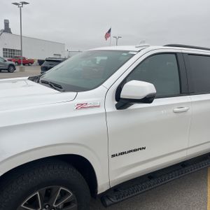 CHEVROLET SUBURBAN Z71 - 2