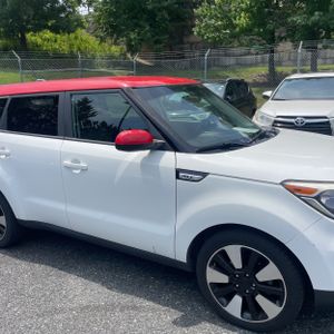 2017 KIA SOUL + — миниатюра 11