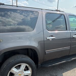 2011 Chevrolet SUBURBAN LS 照片 9
