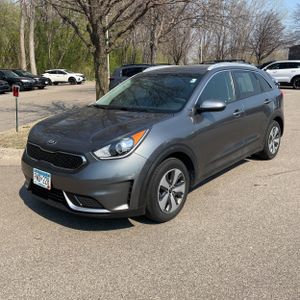 KIA NIRO LX - 1