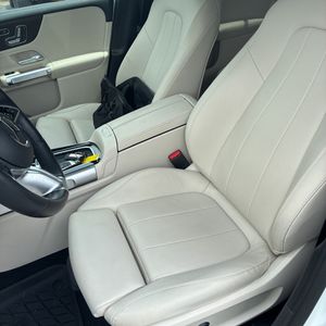 2025 Mercedes-BENZ GLB 缩略图 32