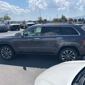 صورة 3 لـ 2017 JEEP GRAND CHEROKEE OVERLAND