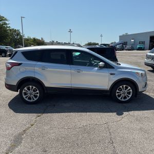 2017 FORD ESCAPE SE 照片 10