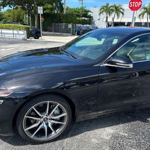 2025 Genesis G70 2.5T STANDARD photo 2