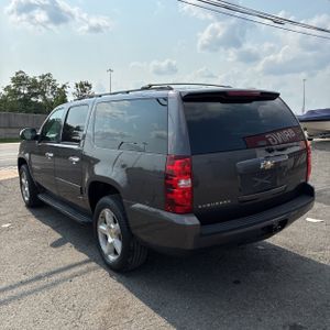 2011 Chevrolet SUBURBAN LS 照片 5