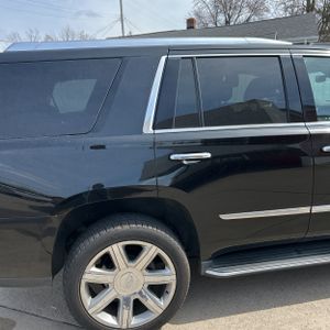 CADILLAC ESCALADE LUXURY - 9