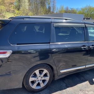 TOYOTA SIENNA - 9
