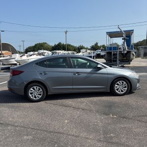 2019 Hyundai ELANTRA SE — фото 10
