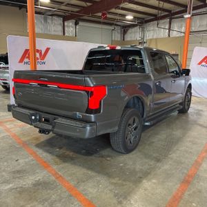 FORD F-150 LIGHTNING LARIAT - 6