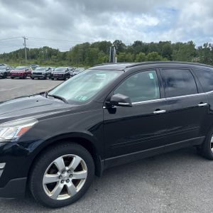 2017 Chevrolet TRAVERSE LT 照片 2