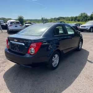 2016 Chevrolet SONIC LT AUTO — фото 8