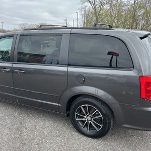 DODGE GRAND CARAVAN R/T - 6