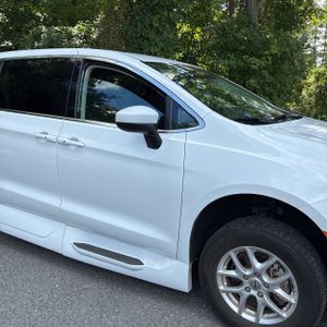صورة 13 لـ 2022 Chrysler VOYAGER LX