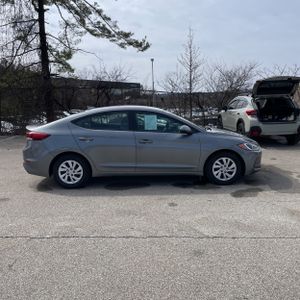 HYUNDAI ELANTRA SE - 10