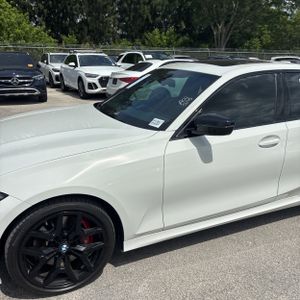 صورة 2 لـ 2025 BMW 330I