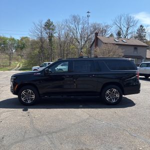 CHEVROLET SUBURBAN Z71 - 3