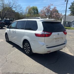 TOYOTA SIENNA - 5