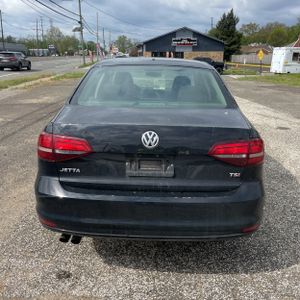 VOLKSWAGEN JETTA 1.4T S - 7