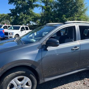 2013 Toyota RAV4 LE 照片 2