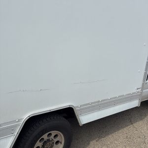 FORD E-350 CUTAWAY - 9