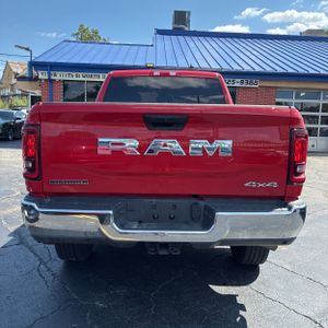صورة 7 لـ 2026 RAM 2500 BIG HORN CREW CAB 4X4 6'4" BOX