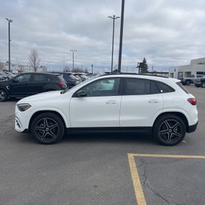 MERCEDES-BENZ GLA - 3