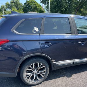 2018 Mitsubishi OUTLANDER ES — фото 9