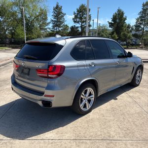 BMW X5 XDRIVE50I - 8