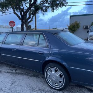 Cadillac DTS - 6