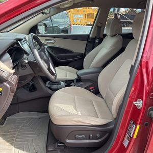 صورة 31 لـ 2017 Hyundai SANTA FE SE
