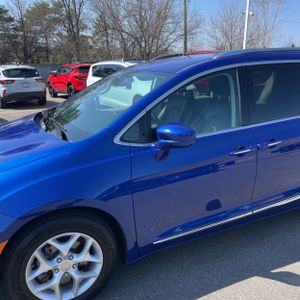 CHRYSLER PACIFICA TOURING L - 2