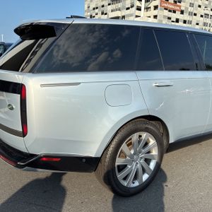 صورة 9 لـ 2023 LAND Rover RANGE ROVER P400 SE