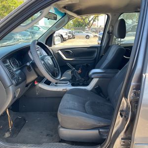2005 Mazda TRIBUTE I — миниатюра 31