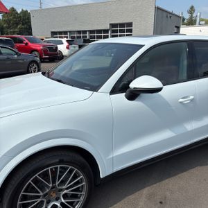 صورة 2 لـ 2023 Porsche CAYENNE S PLATINUM EDITION