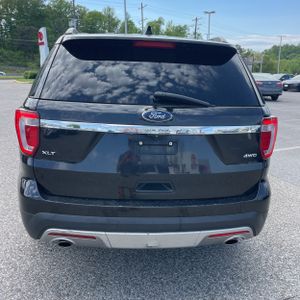 FORD EXPLORER XLT - 7