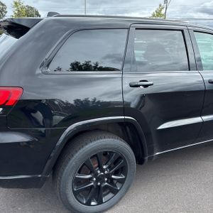 صورة 9 لـ 2017 JEEP GRAND CHEROKEE ALTITUDE