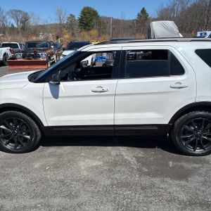 FORD EXPLORER XLT - 4