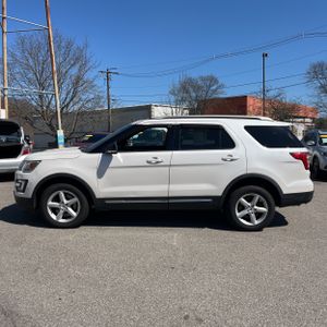 FORD EXPLORER XLT - 3