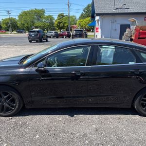 FORD FUSION SE - 4