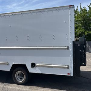 FORD E-350 CUTAWAY - 6