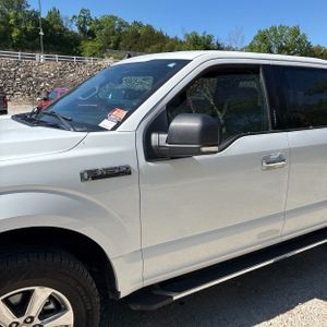 FORD F-150 XLT - 2