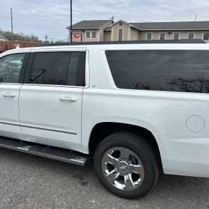 CHEVROLET SUBURBAN LT - 6