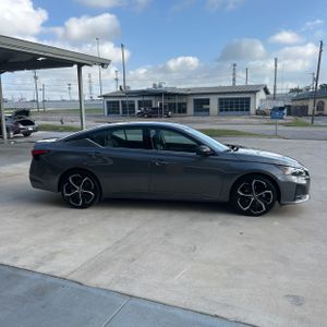 NISSAN ALTIMA SR FWD - 10