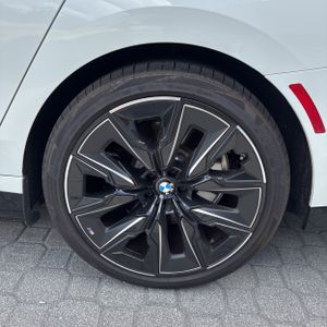 صورة مصغرة 17 لـ 2025 BMW I7 EDRIVE50