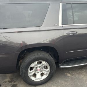 CHEVROLET SUBURBAN LTZ - 8