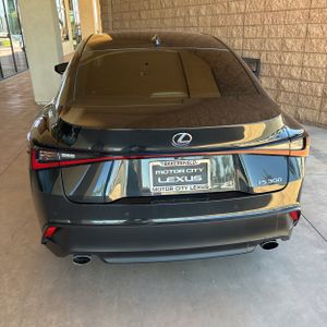 2023 Lexus IS 300 BASE — фото 5